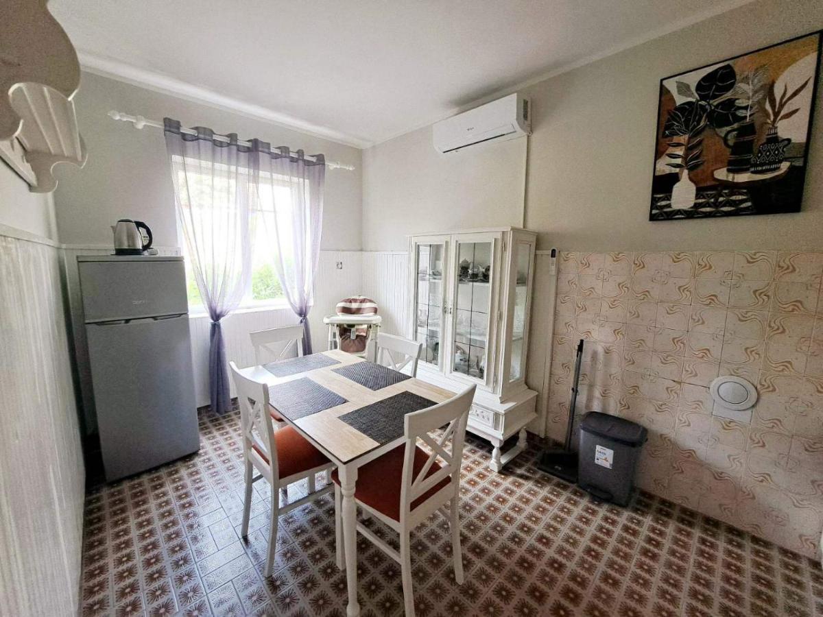 Red House Apartment Cattaro Esterno foto