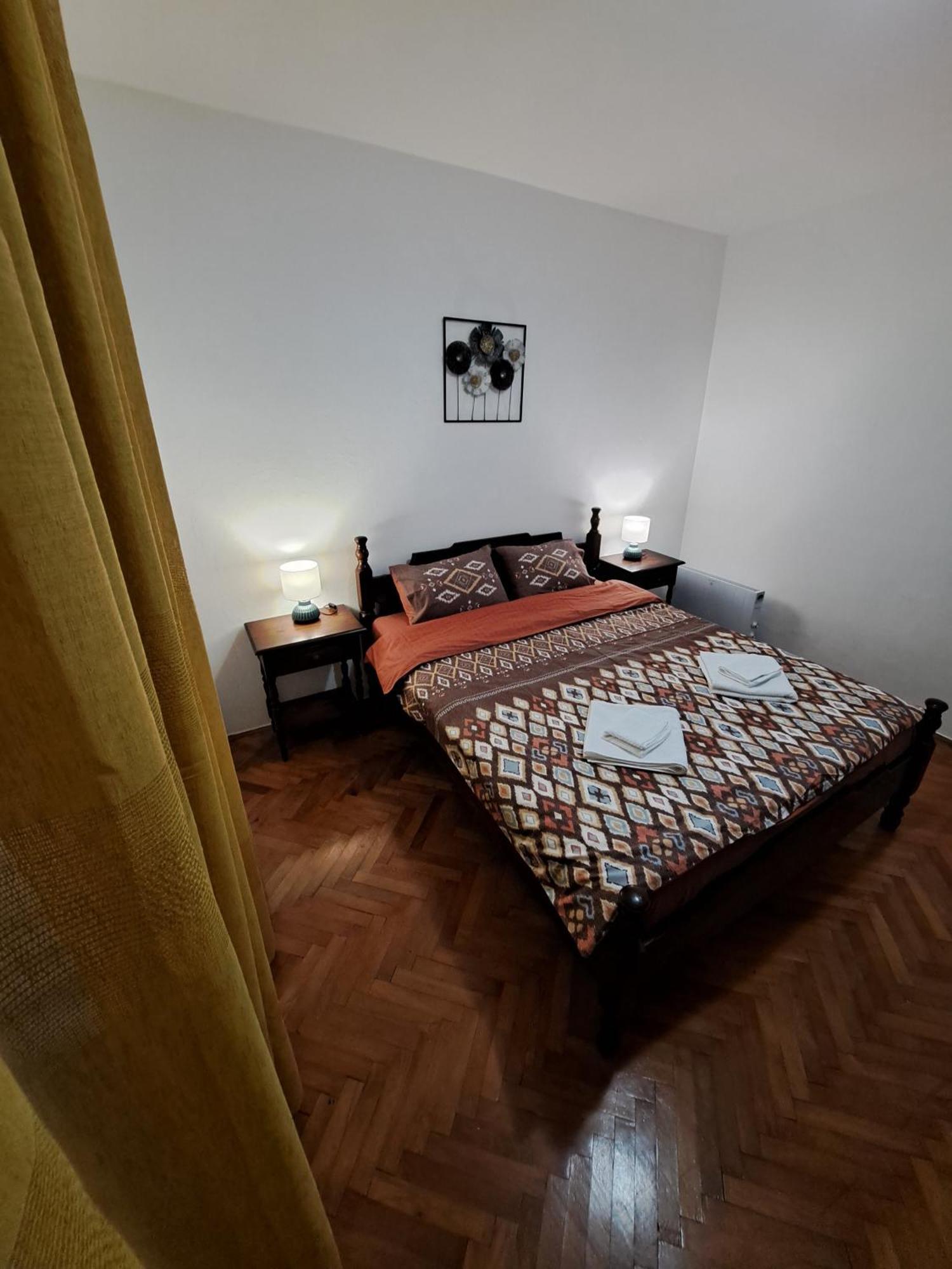 Red House Apartment Cattaro Esterno foto
